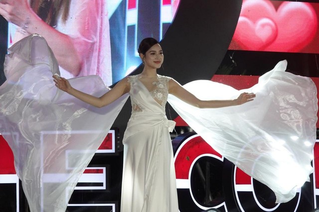 Đỗ Hà toả sáng trong sự kiện khai mạc Tuần lễ hoa bách hợp 2024