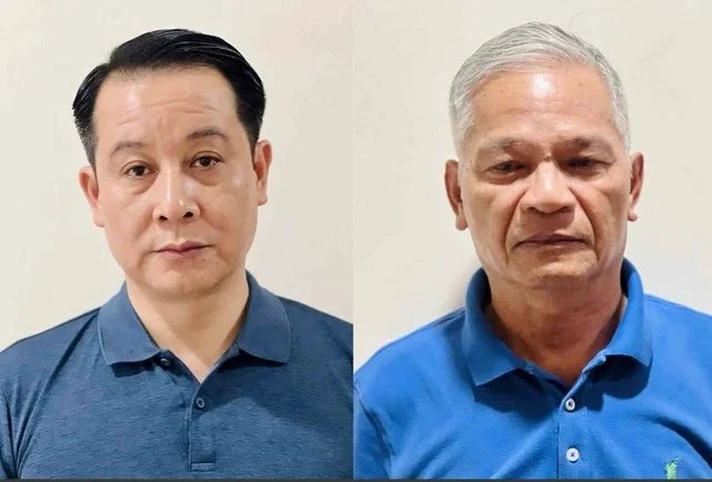 Ông Phạm Hoàng Anh (trái) và nguyên Bí thư Quảng Ngãi Lê Viết Chữ - Ảnh: Bộ Công an