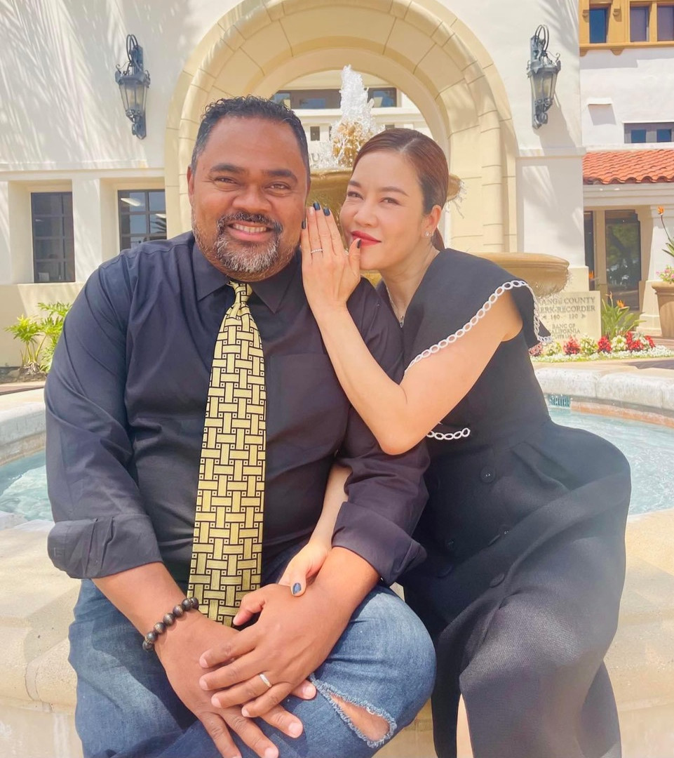 Tháng 5/2023, Thu Phương nhận lời cầu hôn từ Dũng Taylor, sau đó cả hai đi đăng ký kết hôn. Dũng Taylor tự nhận là người hạnh phúc nhất khi được nữ ca sĩ đồng ý lời yêu dù phải chờ hơn 10 năm. Tuy nhiên, cặp đôi đã hoãn đám cưới để Thu Phương tập trung cho chương trình 'Chị đẹp đạp gió rẽ sóng 2023'. 