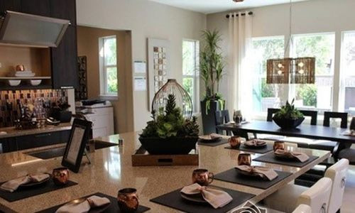 Dũng Taylor chăm chút cho không gian sống của hai vợ chồng. Anh muốn dùng thời gian chứng minh Thu Phương có thể sống cuộc đời bình dị, lo cho chồng con và gia đình như người bình thường. 