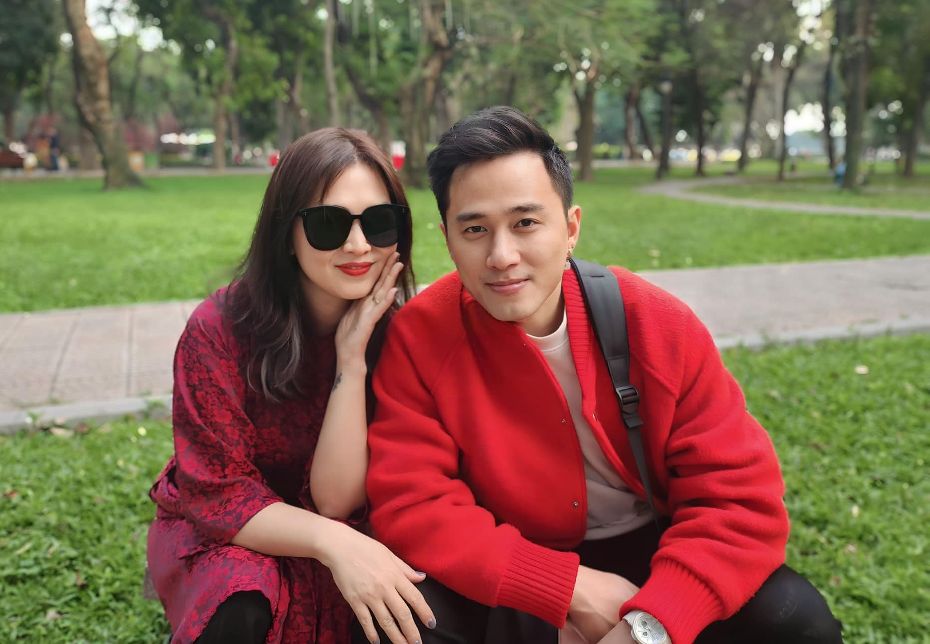 MC Ngọc Huy và vợ. 