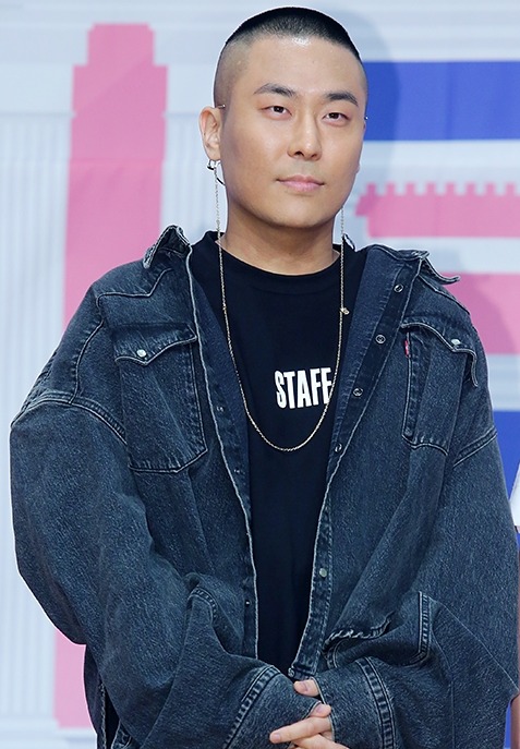 Rado là nhà sản xuất âm nhạc từng hợp tác với nhiều nhóm nữ và nghệ sĩ nổi tiếng Kpop