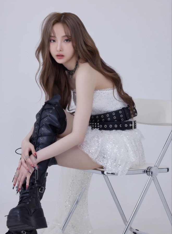 Nene được đánh giá cao về nhan sắc lẫn tài năng trong ngành giải trí. Tại xứ dân, cô sở hữu lượng fan đông đảo