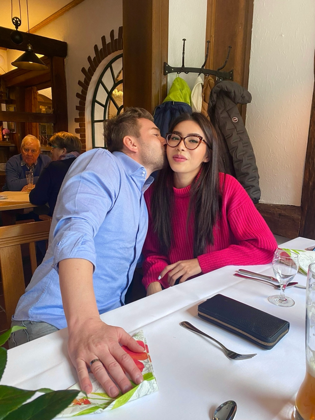 Sau khi kết hôn, Minh Tú dành thời gian bên ông xã và thường xuyên vào bếp nấu nướng cho người thương