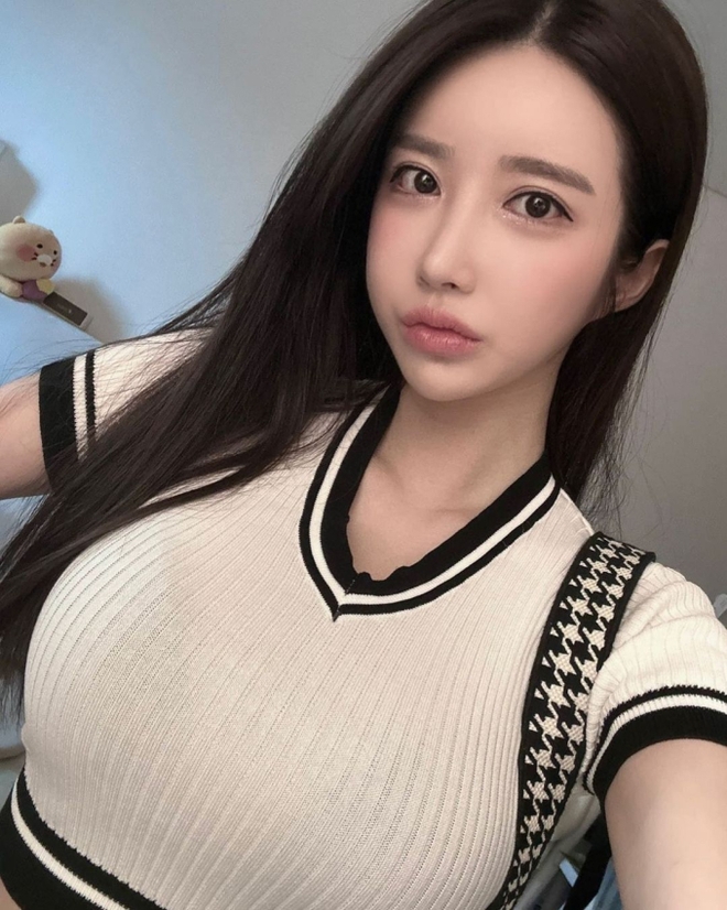 Vóc dáng và nhan sắc đều thu hút mọi ánh nhìn