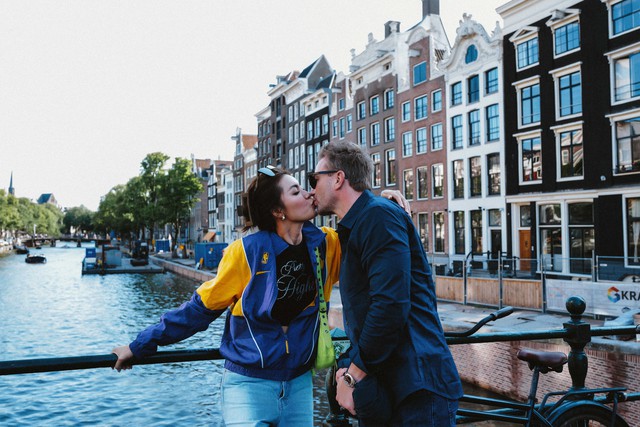 Trong suốt hành trình bên nhau, Minh Tú và Chris cùng nhau trải qua nhiều biến cố