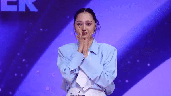 Bảo Anh khóc nức nở khi nghe ca khúc Rời Bỏ do Voi Bản Đôn (Anh Tú) hát