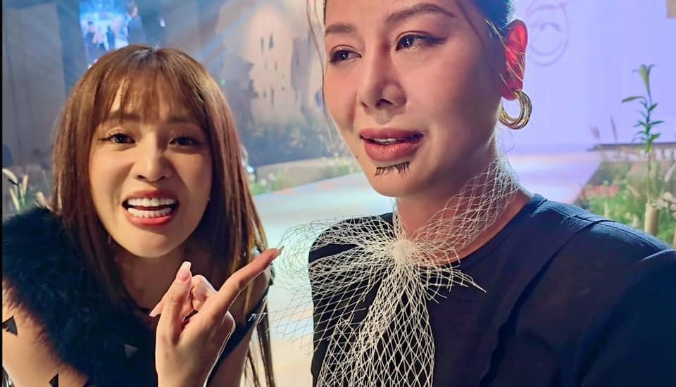 Nữ diễn viên bị nhận xét... vui quá đà, cố tình tạo sự chú ý