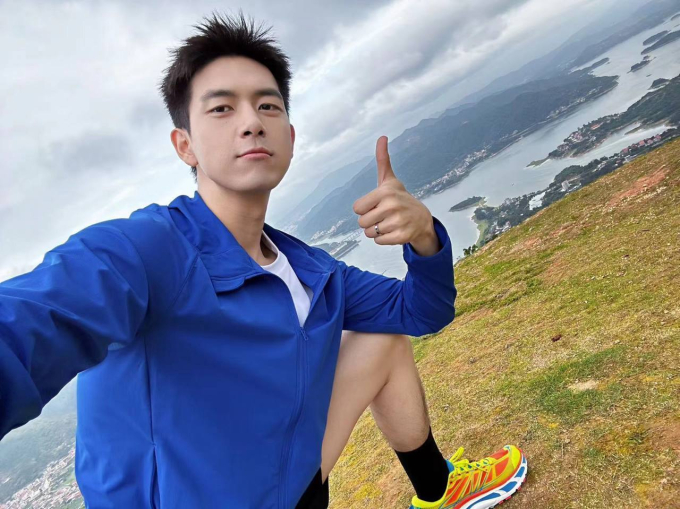 Lý Hiện đăng ảnh quảng bá Tuyền Châu