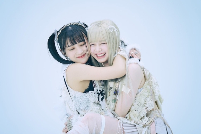 ...và REIRIE đình đám showbiz Nhật Bản