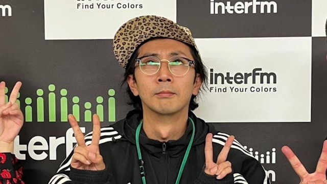 Takumi Sanada thừa nhận có hành vi dâm ô với nữ idol 17 tuổi. Tuy nhiên, anh phủ nhận cáo buộc lợi dụng chức vụ để cưỡng ép quấy rối và xâm hại tình dục cô gái