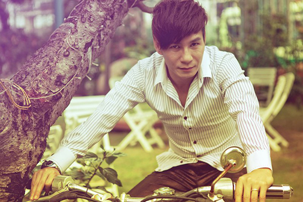 Ngoài sự nghiệp ca hát, những năm gần đây, mọi người biết đến Lý Hải với vai trò mới đó chính là làm đạo diễn. Dù là tay ngang lấn sân điện ảnh nhưng Lý Hải không sợ thua lỗ. Với sự ủng hộ từ gia đình, nam ca sĩ đã từng bước khẳng định khả năng làm phim của anh.