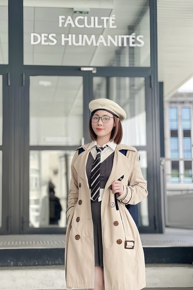 Nhiều bạn bè gửi lời chúc nữ giảng viên sớm hoàn thành việc lấy bằng Tiến sĩ