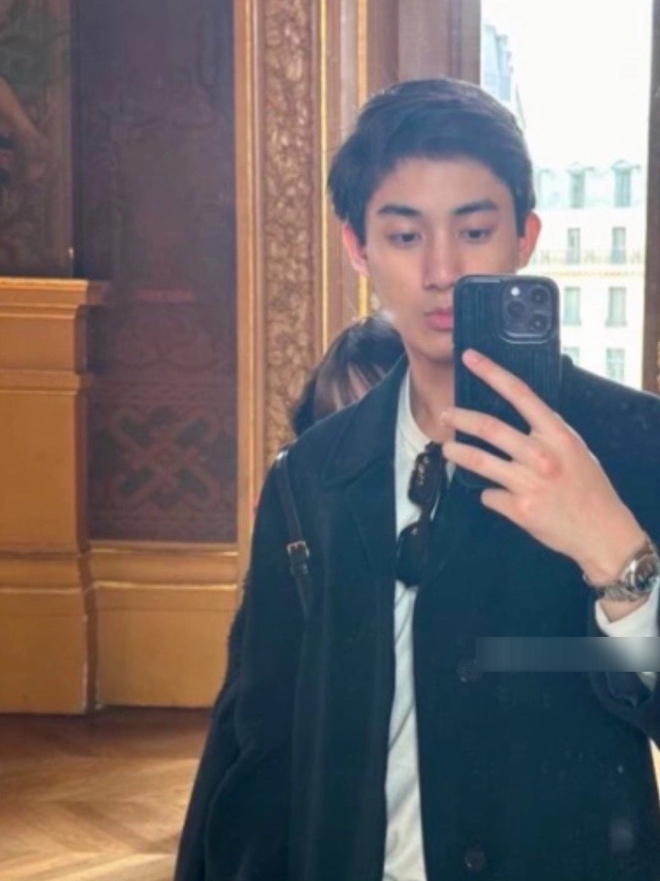 Bạn trai tin đồn của Thiều Bảo Trâm hé lộ khung ảnh mới với cô gái lấp ló được cho là nữ ca sĩ