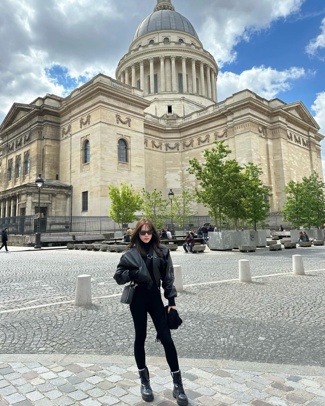 Tuy nhiên, đây dường như là những hình ảnh đẹp hiếm hoi của cô khi được bạn trai chụp