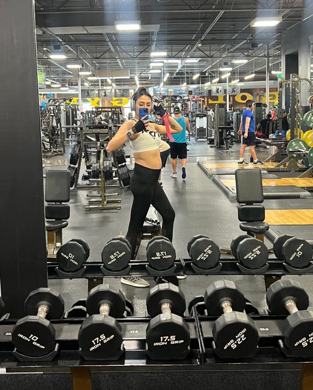 Võ Hoàng Yến hiếm hoi chia sẻ hình ảnh lộ rõ bụng bầu trên mạng xã hội