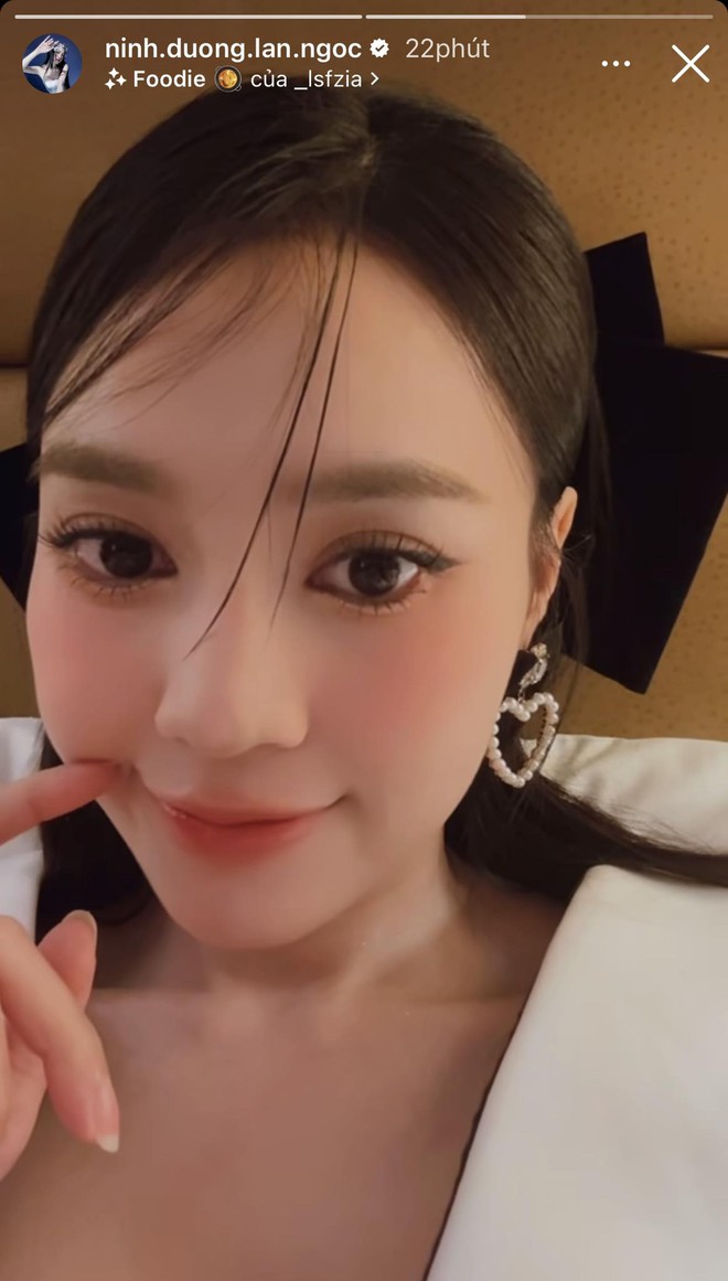 Lan Ngọc lộ diện đầy năng lượng, vui vẻ trước khi sang Úc du học