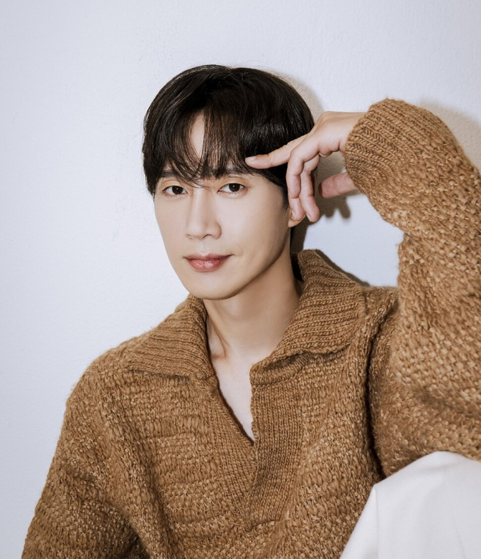 Cha của Park Sung Hoon bị đột quỵ khi đi làm thêm