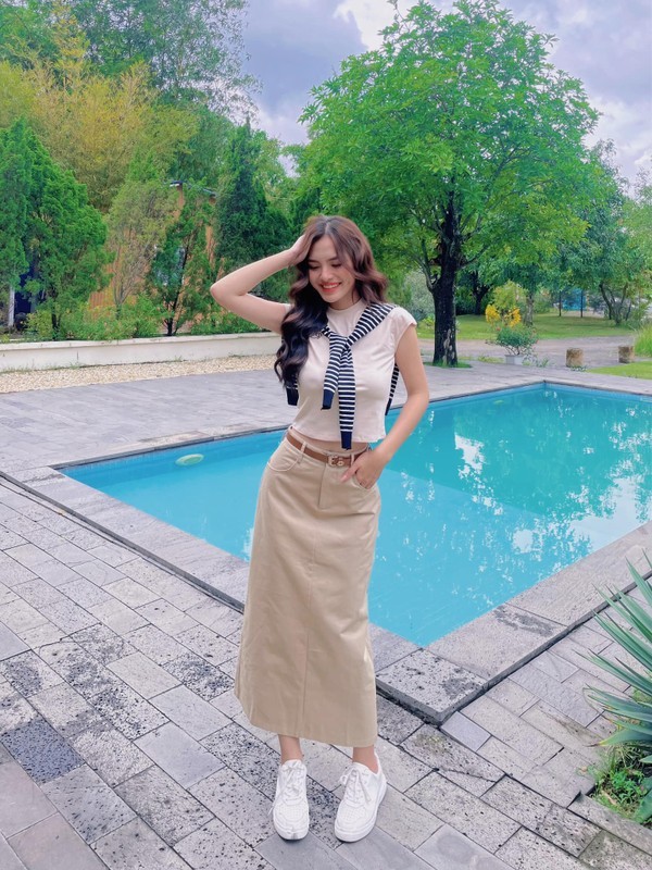 Nguyễn Minh Hoàng Kim sở hữu vẻ ngoài xinh đẹp, vóc dáng nổi bật.