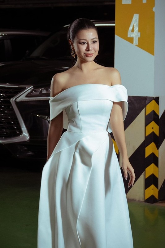 Sau Quách Ngọc Tuyên, Nam Thư vướng tin đồn hẹn hò với Anh Tú, Pom. Tuy nhiên, nữ diễn viên phủ nhận mối quan hệ tình cảm với hai đồng nghiệp này. Ảnh: FBNV.