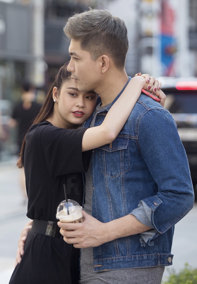 Tim và Trương Quỳnh Anh quen biết nhau sau khi cùng tham gia một bộ phim vào năm 2011