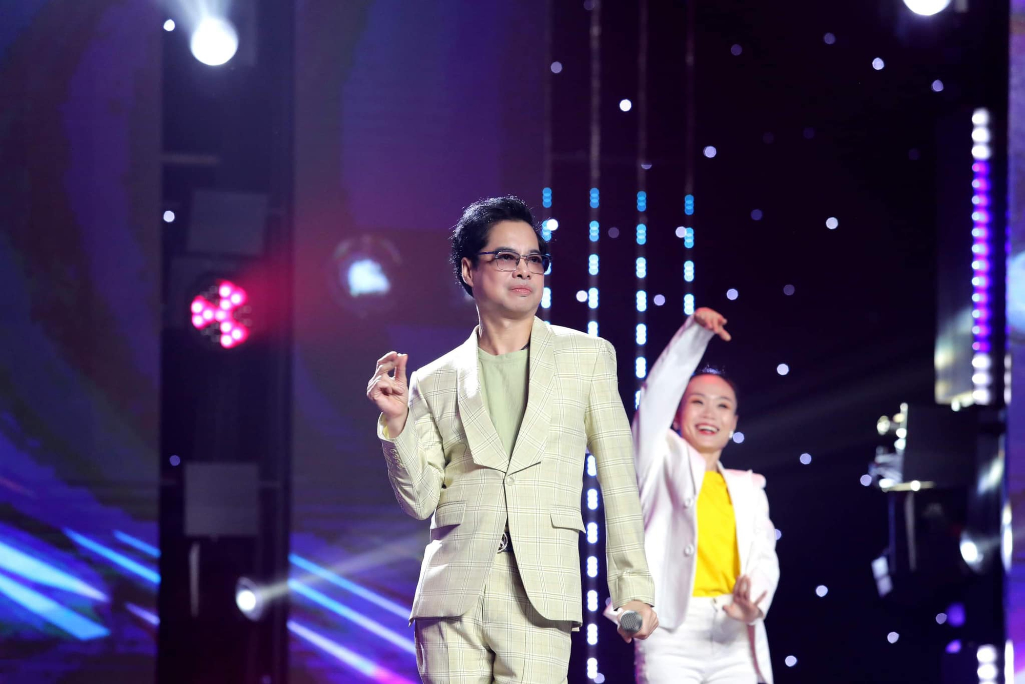 Ngọc Sơn không chỉ có giọng hát trời cho mà còn có khả năng sáng tác.