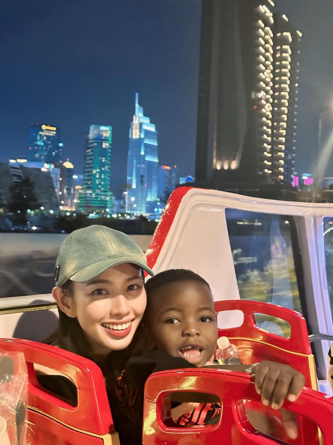 Con nuôi Quang Linh được Thùy Tiên yêu thương và dành tình cảm đặc biệt