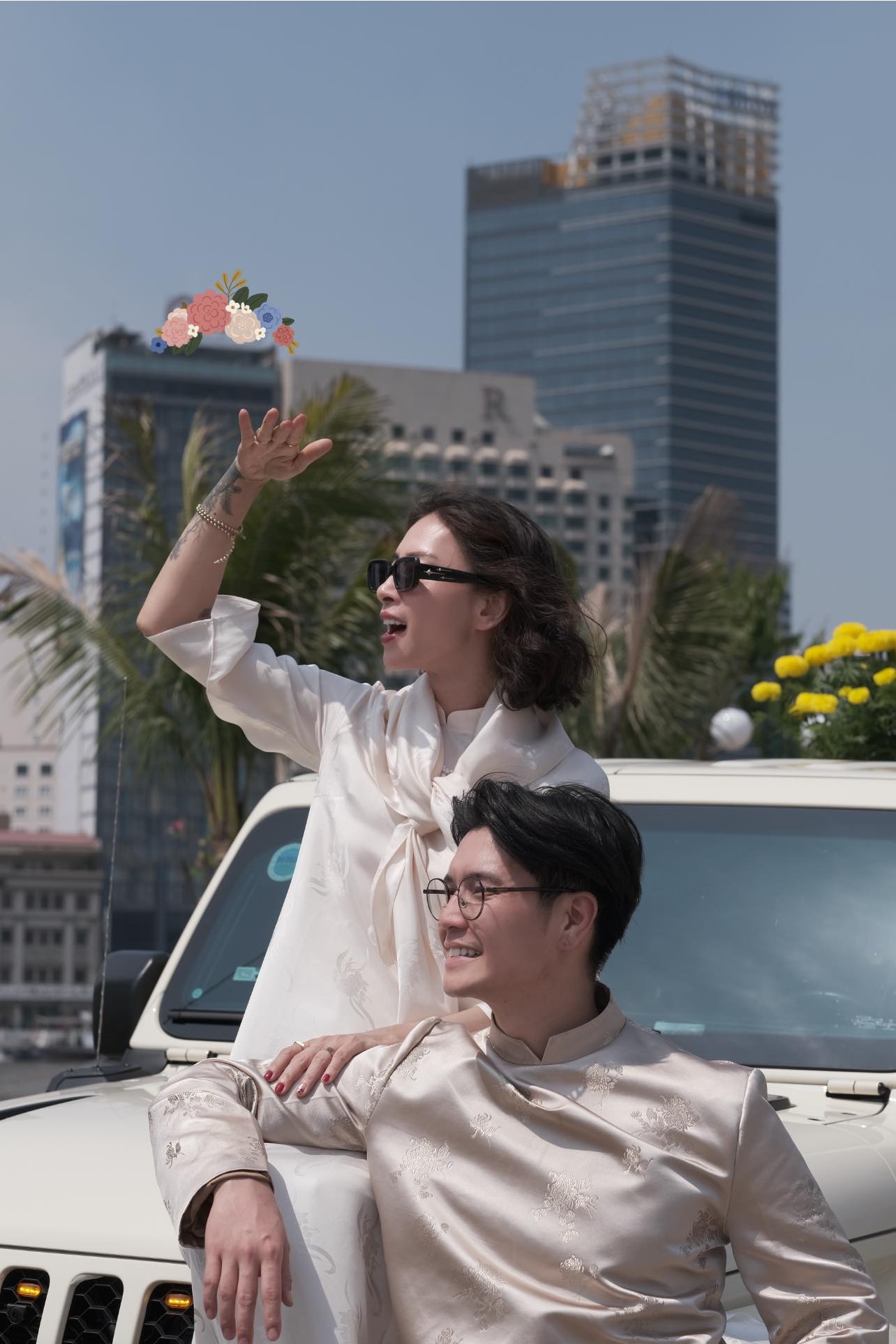 Cô và chồng đi du lịch nhiều nơi