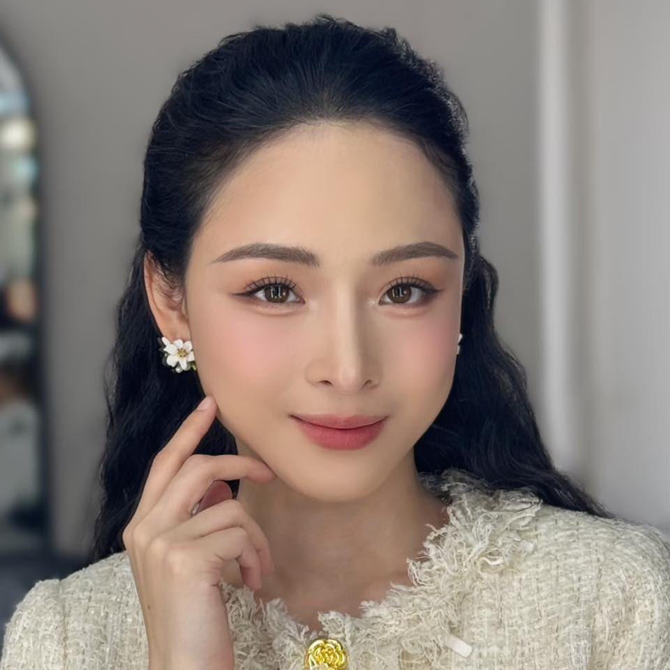 Cô bắt đầu dấn thân vào lĩnh vực livestream bán hàng và hài lòng với cuộc sống độc thân hiện tại.