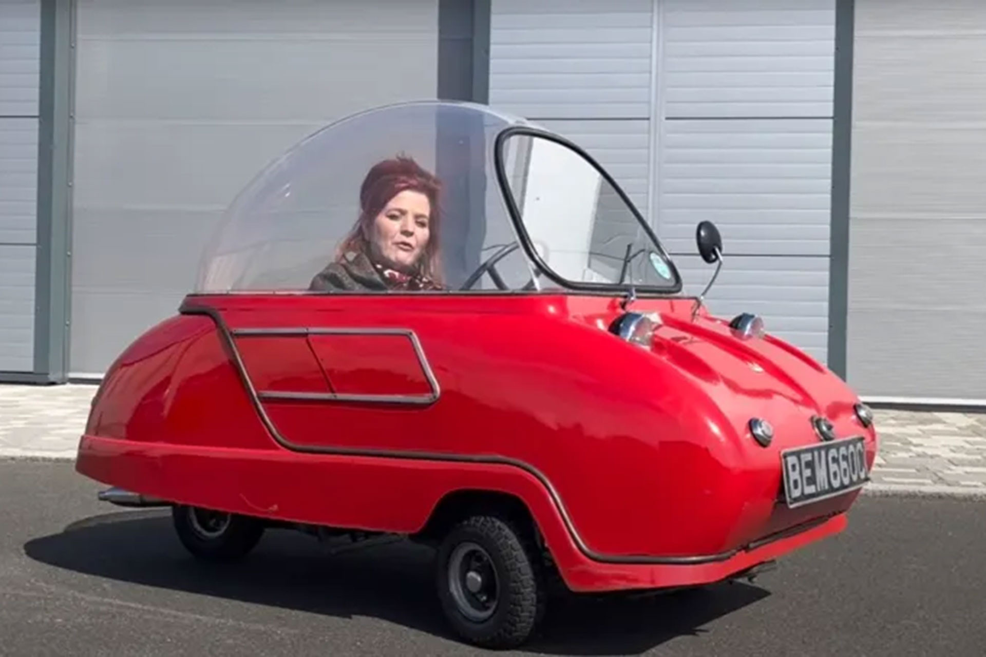 Peel Trident là một trong những chiếc xe nhỏ nhất thế giới từng được sản xuất. Ảnh: Robin Adams