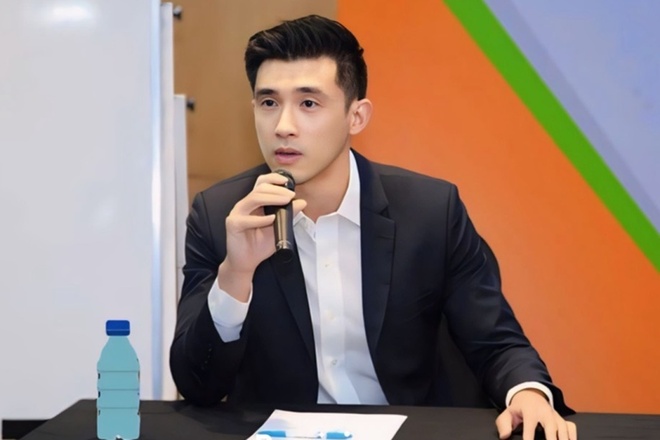 Midu và chồng được khen xứng đôi vừa lứa về ngoại hình lẫn gia thế, cả hai có khối tài sản khủng, đều đã tốt nghiệp thạc sĩ