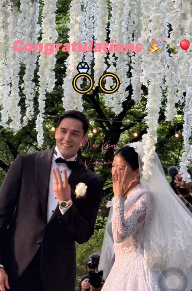 Julien Kang và Park Jee Eun chính thức về chung 1 nhà sau hôn lễ lãng mạn. Người hâm mộ đồng loạt chúc cô dâu chú rể trăm năm hạnh phúc