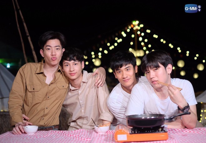 Cả 4 là nhóm bạn thân thiết, thường xuyên xuất hiện trên sóng truyền hình và đi chơi cùng nhau