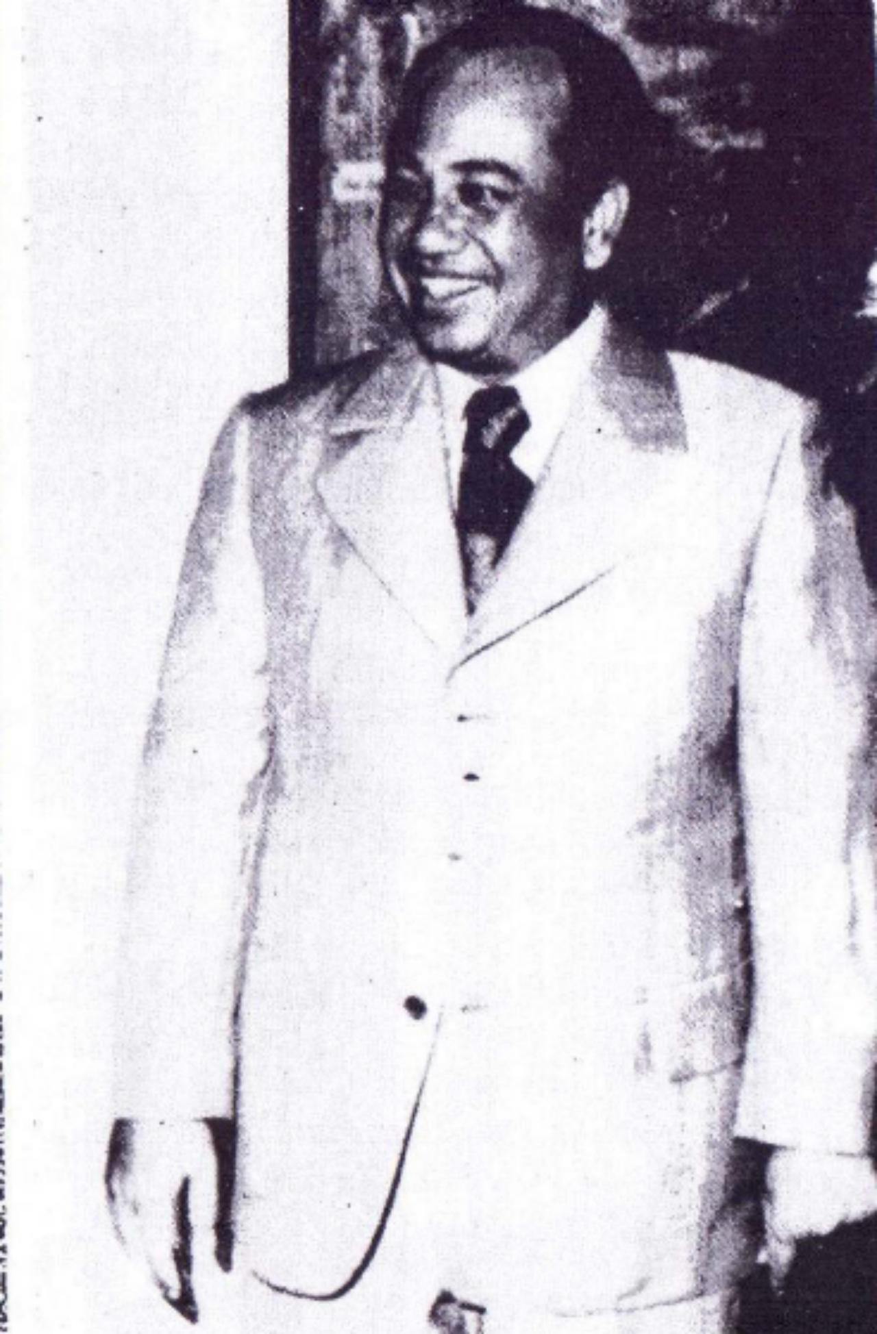 Sau khi thành công với hãng gạch Đời Tân, doanh nhân Nguyễn Tấn Đời đầu tư vào lĩnh vực xây cao ốc và lập tức trở thành 