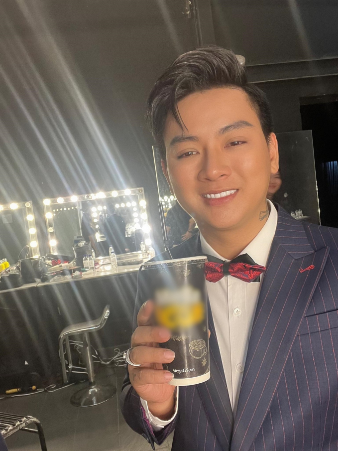 Vẻ ngoài của nam ca sĩ cũng đã có sự thay đổi, dần lấy lại phong độ hơn hẳn so với trước kia