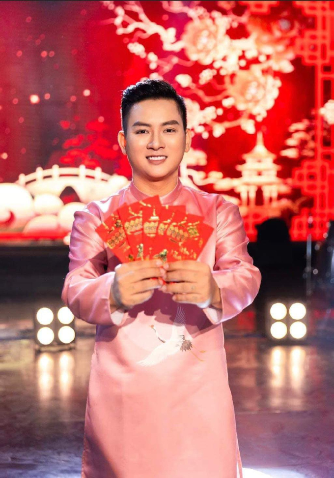 Thời gian gần đây, Hoài Lâm chăm chỉ hoạt động nghệ thuật hơn