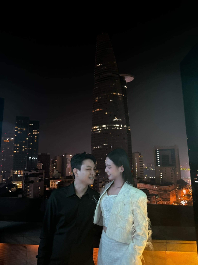 Hoài Lâm hiện có mối tình bên bạn gái kém nam ca sĩ 8 tuổi