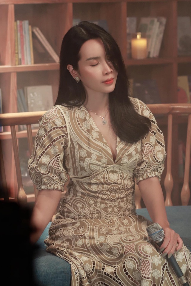 Cô gặp rất nhiều vấn đề cá nhân, làm sức khỏe, tinh thần bị ảnh hưởng