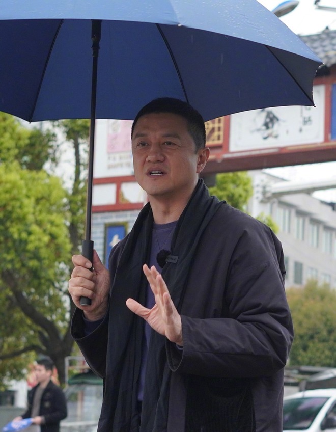 Sau khi bị tố cáo, Lý Á Bằng thừa nhận nợ lương nhân viên cũ và cho biết sẽ nhanh chóng thanh toán phần tiền còn thiếu cho người này