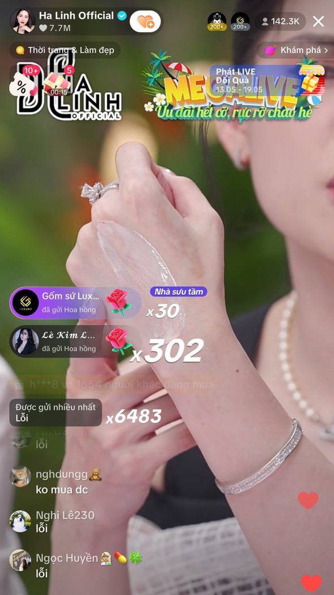 Hàng loạt bình luận 