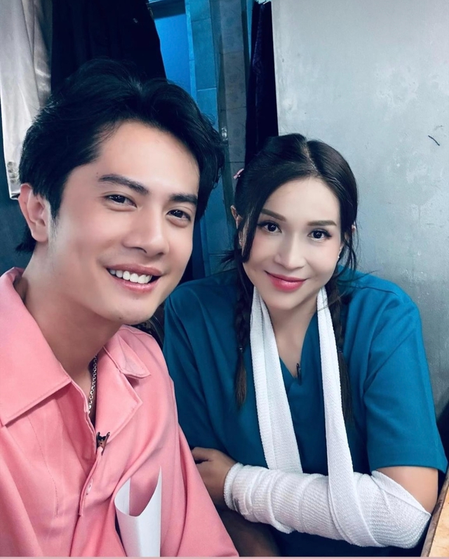 Khả Như và Huỳnh Phương không phản hồi nghi vấn yêu đương nhưng lại liên tục tung dấu hiệu đáng nghi