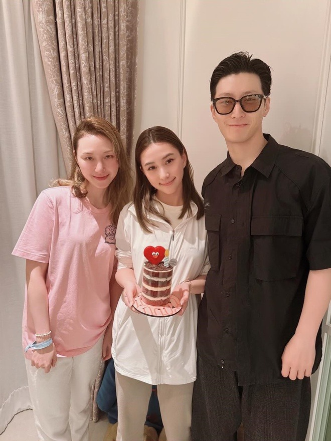 Hà Siêu Liên đón sinh nhật bên Đậu Kiêu vào ngày 9/5. Hình ảnh đánh dấu sự tái hợp của cả hai sau 1 thời gian dài ly thân