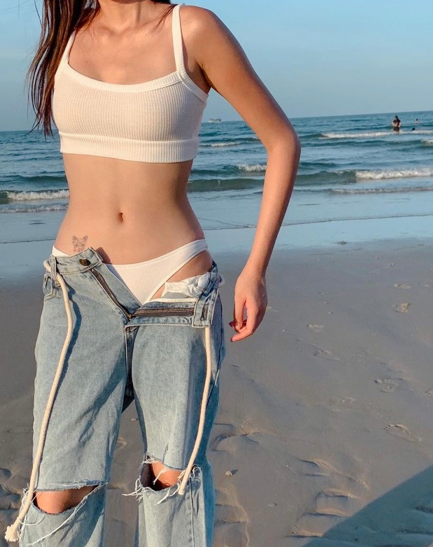 Nơi mua: Jeanstory Giá: 205.000đ