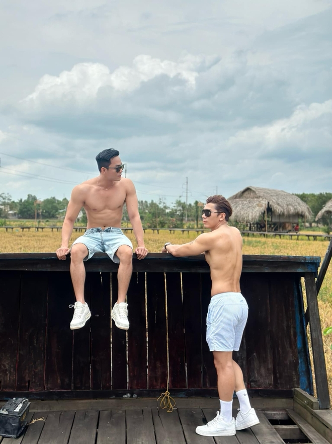 Trương Ngọc Tình và Vũ Linh sở hữu vẻ ngoài săn chắc, nam tính