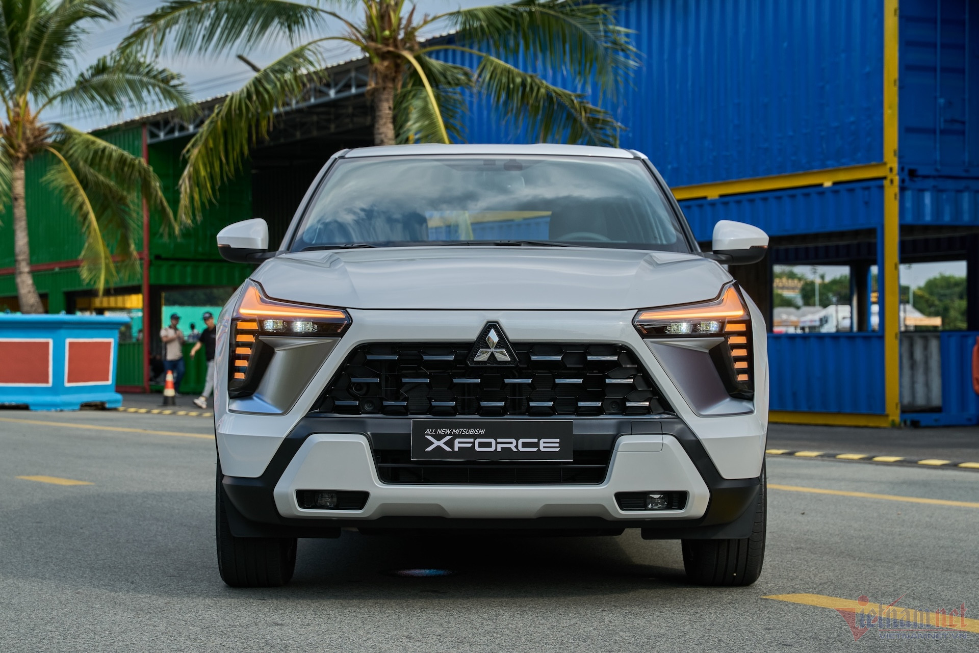 Xe phổ thông thường sẽ dùng lốp tiêu chuẩn có bề rộng nhỏ. Ảnh mẫu xe Mitsubishi XForce: Chí Tâm