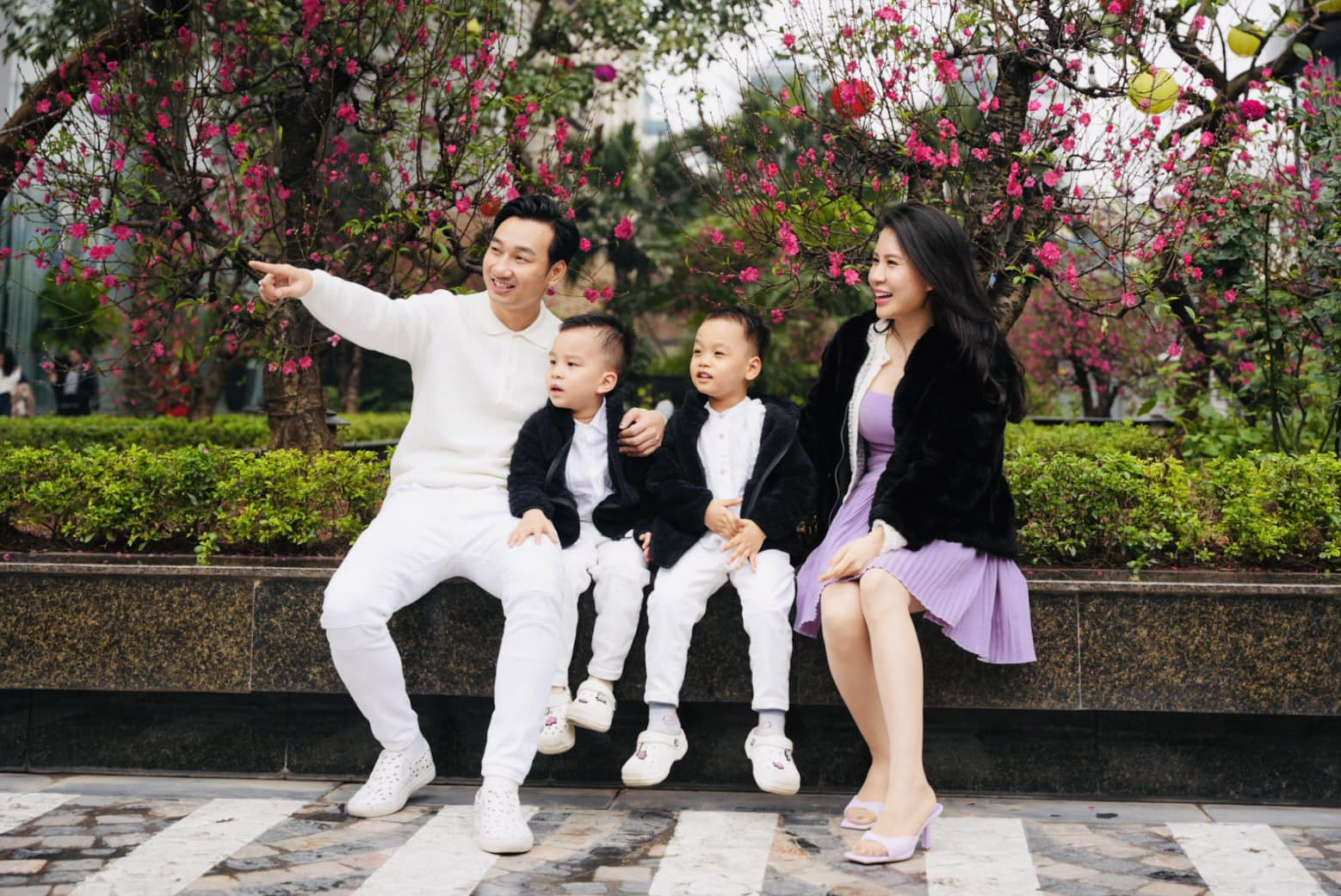 Thành Trung và Ngọc Hương kết hôn năm 2017 sau 4 năm hẹn hò. Tình cảm của cặp đôi vẫn ngọt ngào vẹn nguyên như ngày đầu mới yêu dù về chung nhà được 7 năm.