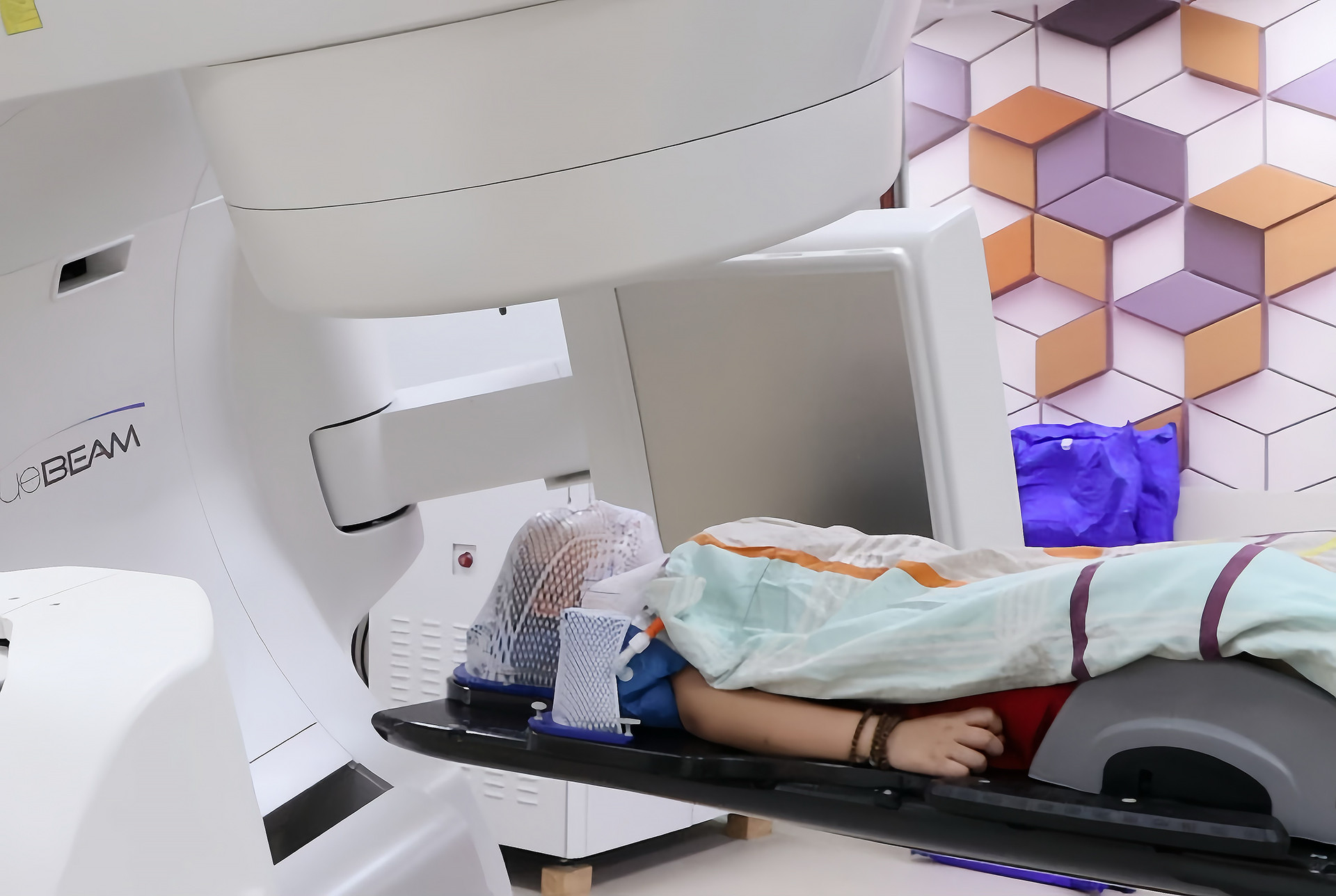 Bệnh nhân đang thực hiện xạ trị ở Bệnh viện Ung bướu TP.HCM. Ảnh: Huỳnh Thảo