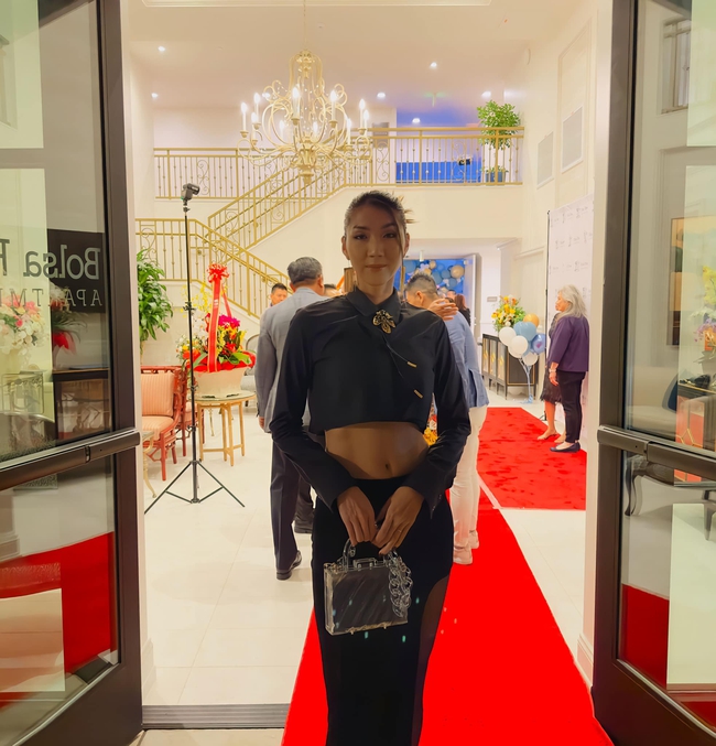 Ngọc Quyên tập trung kinh doanh online để có thu nhập ổn định khi sinh sống tại Mỹ. Cô cũng tham gia một số sự kiện hay chụp ảnh thời trang