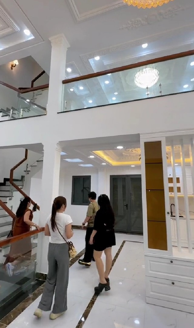 Bên trong sẽ rộng rãi, sáng sủa như thế này