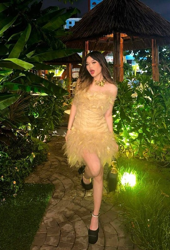 Ngoài tiếng Anh, Jennifer Ngô còn thông thạo nhiều ngôn ngữ khác như Tây Ban Nha, Trung, Đức...